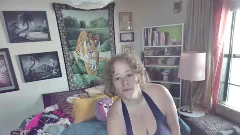 Arielle Ari online show from October 7, 2025, 6:27 pm