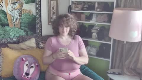 Arielle Ari online show from October 14, 2025, 6:42 pm