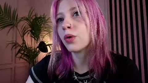 Snapshot of arielabradberry chatting on July 2, 2026, 2:23 pm Ariel online show from July 2, 2026, 2:23 pm