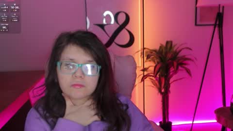 Snapshot of ariell_mini chatting on February 18, 2026, 6:42 am Ariell Mini online show from February 18, 2026, 6:42 am