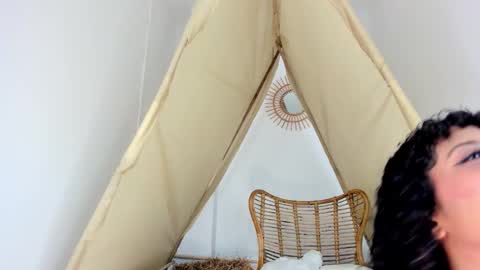 A R I   online show from October 12, 2025, 12:04 pm