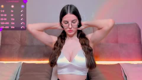 Ariella online show from February 13, 2025, 2:45 am