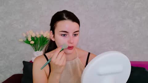 arielstonks_lovee online show from September 19, 2025, 2:57 am