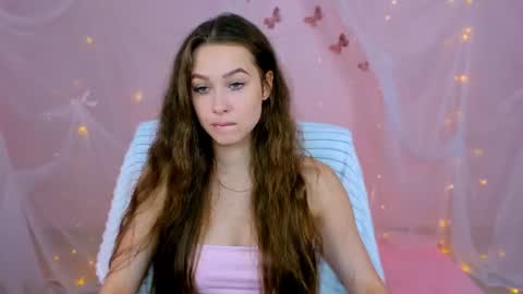 Snapshot of arielsykes chatting on July 25, 2026, 11:19 am arielsykes online show from July 25, 2026, 11:19 am