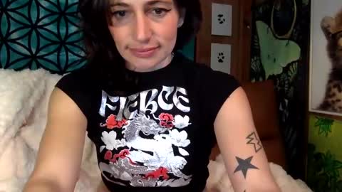 ariel  colin when hes here online show from December 15, 2024, 3:09 pm