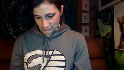 ariel  colin when hes here online show from December 17, 2024, 2:44 am