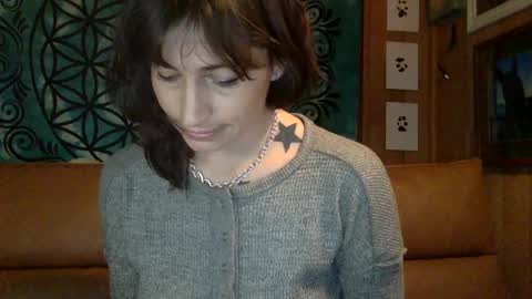 ariel  colin when hes here online show from January 29, 2025, 1:49 pm