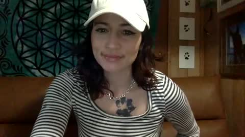 ariel  colin when hes here online show from February 25, 2025, 2:22 pm