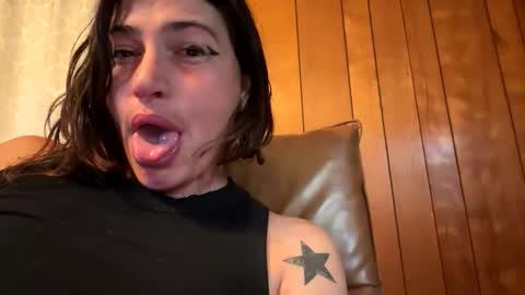 ariel  colin when hes here online show from October 20, 2025, 8:42 pm