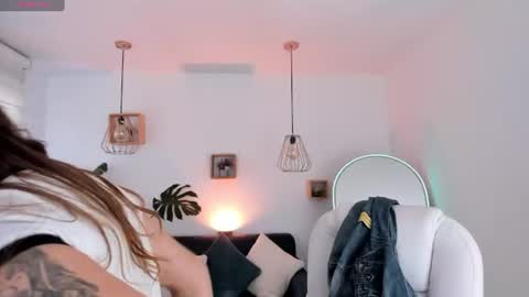 Snapshot of arii_1010_ chatting on June 23, 2026, 7:45 pm Ari online show from June 23, 2026, 7:45 pm