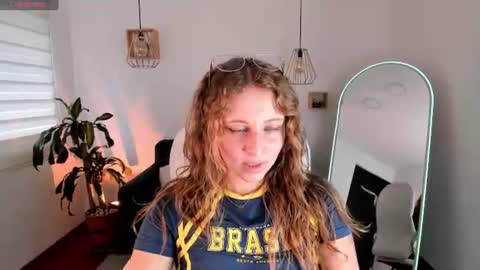 Snapshot of arii_1010_ chatting on July 25, 2026, 7:22 pm Ari online show from July 25, 2026, 7:22 pm