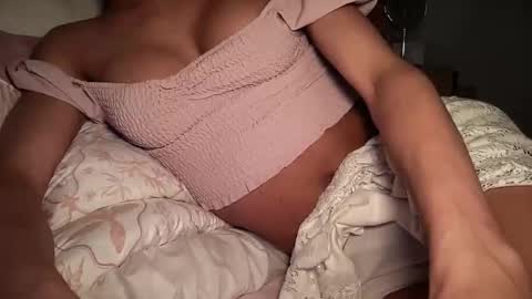 Aria online show from April 15, 2026, 4:30 am