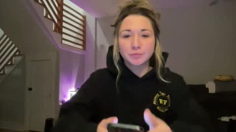 airskiii online show from February 3, 2025, 1:52 am