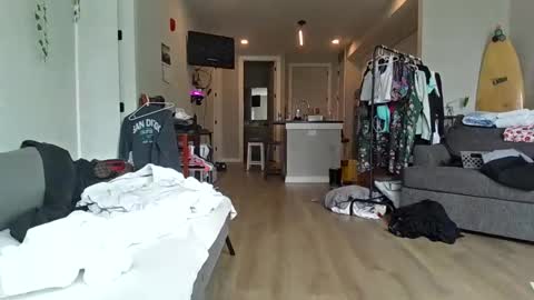 airskiii online show from October 4, 2025, 5:11 pm