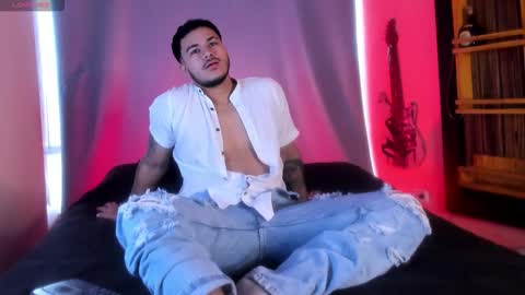 Ariies13 online show from November 18, 2025, 12:09 pm