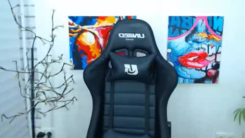 arinabelle online show from November 17, 2025, 1:00 am