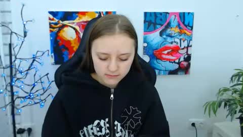 arinabelle online show from November 30, 2025, 2:26 am