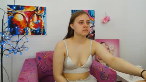 Snapshot of arinabelle chatting on May 19, 2026, 11:49 am arinabelle online show from May 19, 2026, 11:49 am