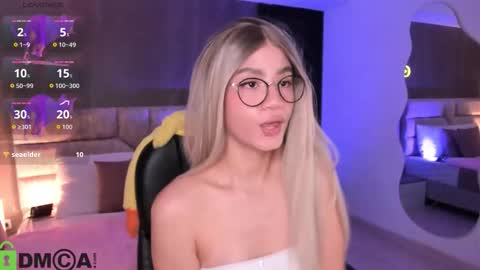 Snapshot of arinextdoor chatting on October 11, 2025, 11:25 pm Ari online show from October 11, 2025, 11:25 pm