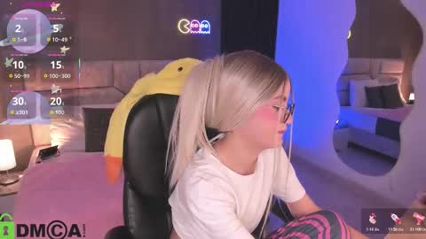 Snapshot of arinextdoor chatting on November 22, 2025, 3:49 am Ari online show from November 22, 2025, 3:49 am