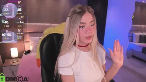 Snapshot of arinextdoor chatting on November 25, 2025, 2:55 am Ari online show from November 25, 2025, 2:55 am