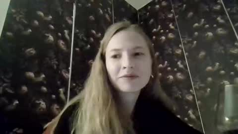 arionette online show from April 21, 2026, 10:34 pm