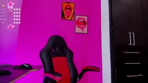 arisha_davis online show from December 4, 2024, 7:45 pm