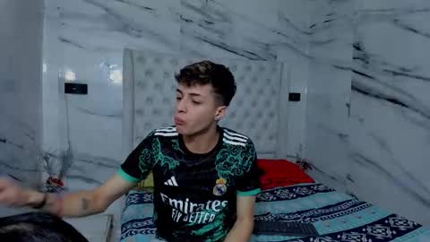 celina online show from December 5, 2025, 1:42 pm