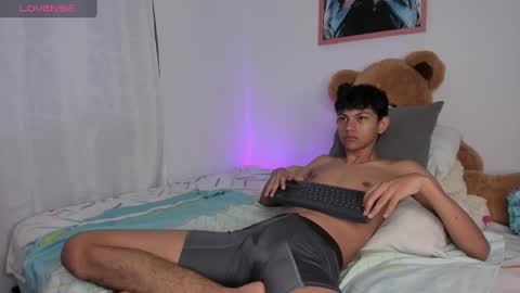 Snapshot of arito__ chatting on March 3, 2025, 10:42 pm ANDRES Independent model online show from March 3, 2025, 10:42 pm