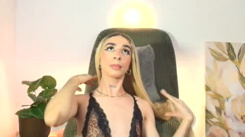  Nice to meet you  thumb up me please its important I  LOOK MY BIO DOWN online show from June 5, 2026, 6:52 am