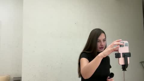 arivelle online show from November 17, 2025, 11:27 am