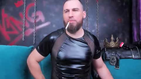 Armando online show from November 17, 2025, 9:42 pm