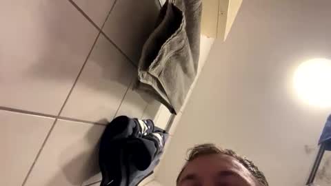 armyskater32 online show from September 28, 2025, 8:47 pm