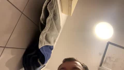 armyskater32 online show from October 5, 2025, 8:29 pm