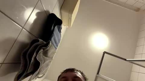 armyskater32 online show from April 21, 2026, 8:55 pm