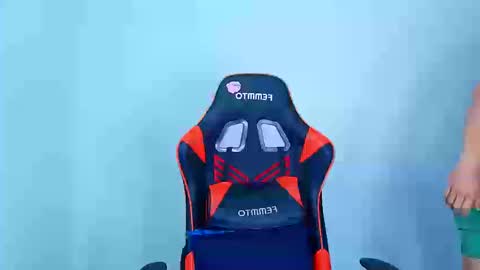 arnold black online show from September 9, 2025, 1:32 pm