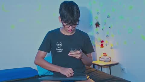 Arnold online show from December 9, 2024, 9:26 pm