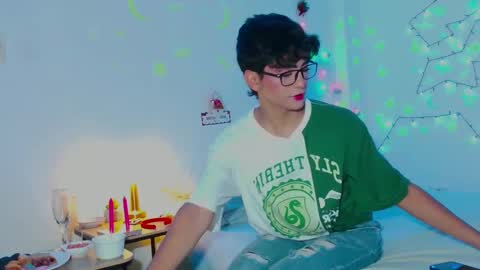 Arnold online show from December 24, 2024, 6:50 pm