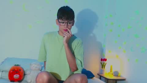 Arnold online show from February 22, 2025, 8:09 pm