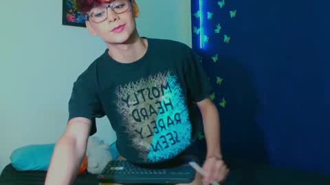 Arnold online show from October 22, 2025, 7:19 am