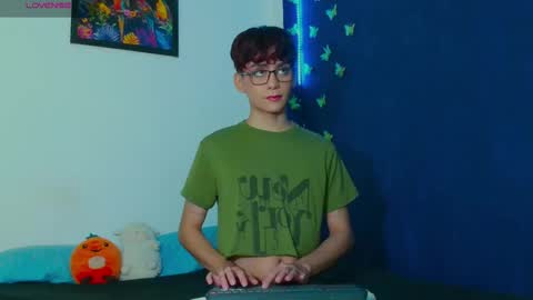 Arnold online show from October 23, 2025, 3:33 pm