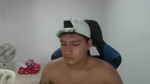 Snapshot of aron_444 chatting on July 31, 2026, 4:39 pm online show from July 31, 2026, 4:39 pm