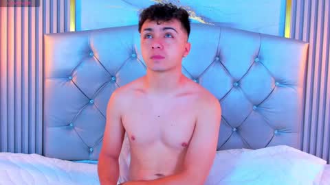 aron__cooper online show from December 4, 2024, 1:20 pm