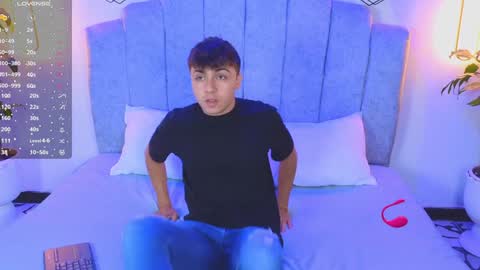 aron__cooper online show from February 3, 2025, 10:00 pm