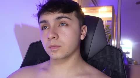 aron__cooper online show from November 7, 2025, 1:16 am