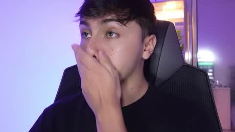 aron__cooper online show from November 16, 2025, 1:11 am