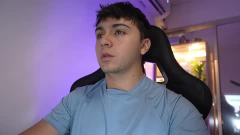 aron__cooper online show from March 29, 2026, 2:06 pm