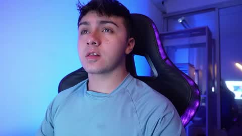 aron__cooper online show from April 13, 2026, 2:28 am