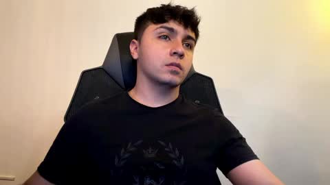 aron__cooper online show from April 19, 2026, 4:39 pm