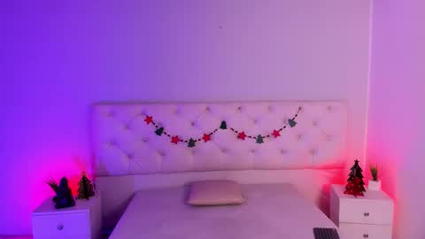 Aron cruz  online show from December 2, 2025, 1:28 pm